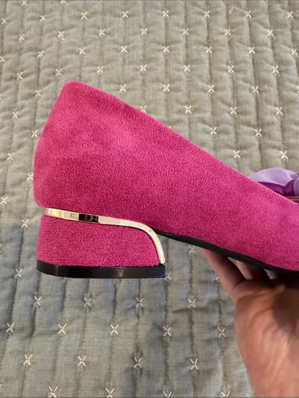 EUC Women's Suede Ballet Flats w/Bow - Size 6 - Picture 2 of 4